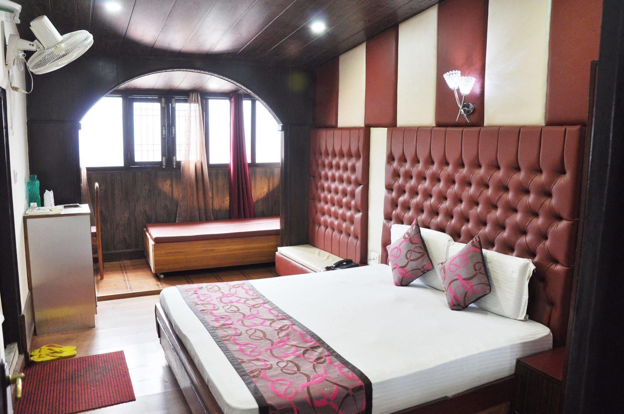 Hotel Sidharath Shimla Ngoại thất bức ảnh
