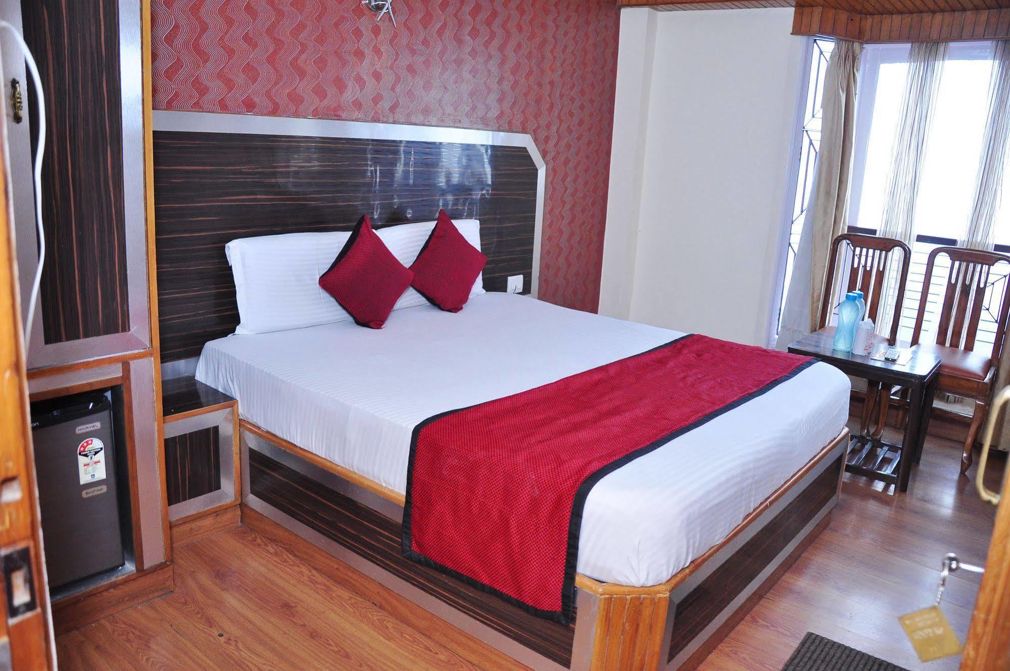 Hotel Sidharath Shimla Ngoại thất bức ảnh