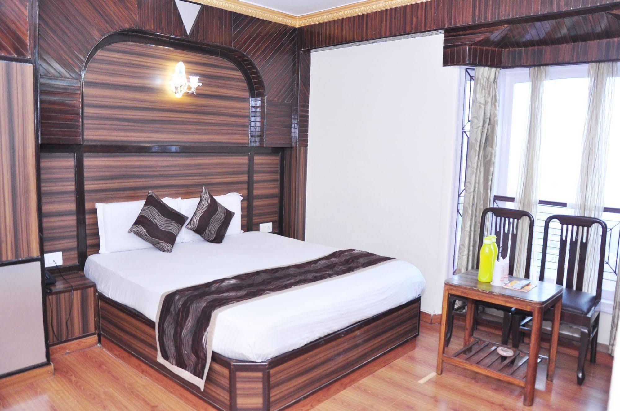 Hotel Sidharath Shimla Ngoại thất bức ảnh
